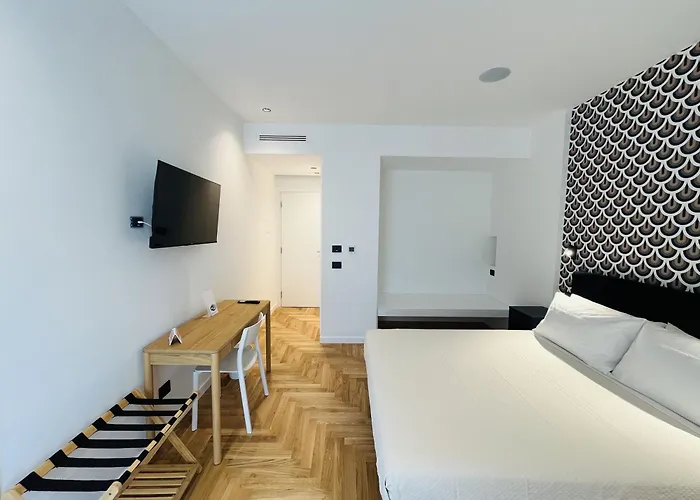Marina Boutique Rooms